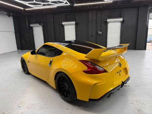 Chicane Yellow 2009 Nissan 370Z Touring