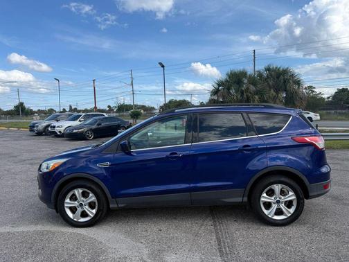 White Platinum Metallic Tri-Coat 2015 Ford Escape SE