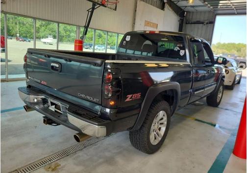 Green 2005 Chevrolet Silverado 1500 LS Extended Cab