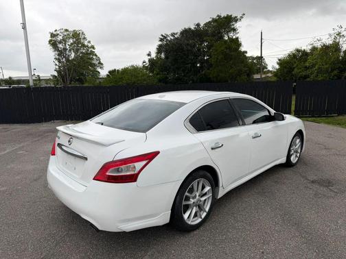 2011 Nissan Maxima SV