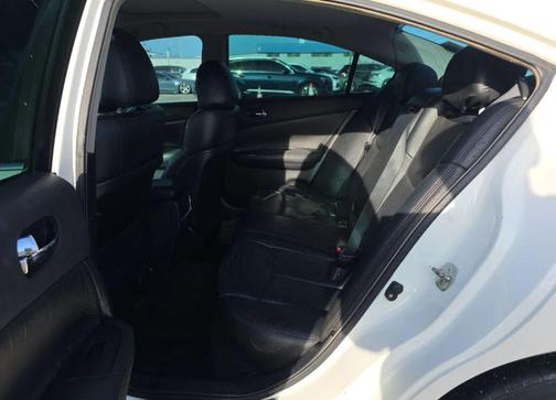 2011 Nissan Maxima SV