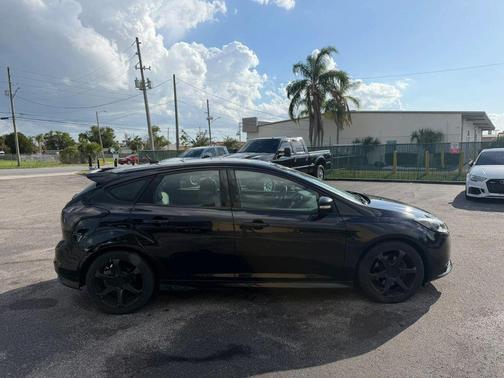 Tuxedo Black 2013 Ford Focus ST