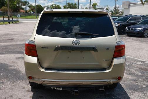 Gold 2008 Toyota Highlander Sport