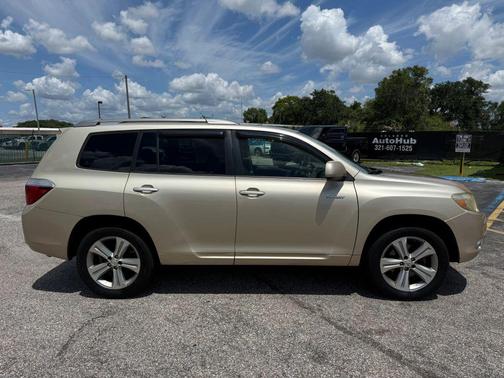 Gold 2008 Toyota Highlander Sport