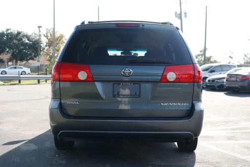2009 Toyota Sienna LE