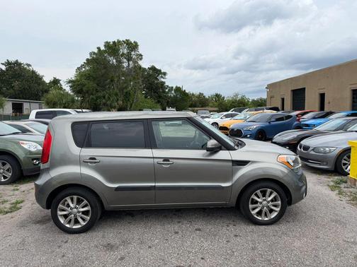 Titanium Pearl Metallic 2013 Kia Soul +