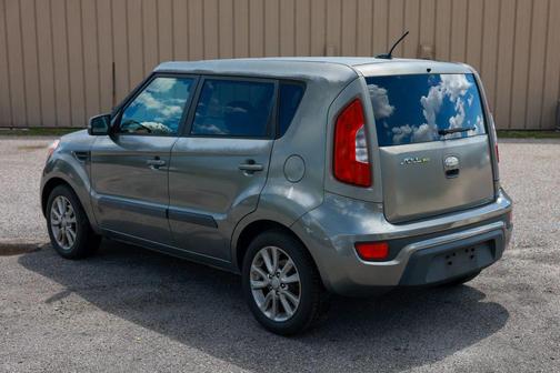 Titanium Pearl Metallic 2013 Kia Soul +