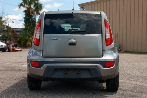 Titanium Pearl Metallic 2013 Kia Soul +