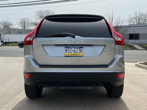Photo 4 of 32 of 2011 Volvo XC60 T6