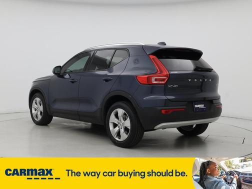 2021 Volvo XC40 T5 Momentum