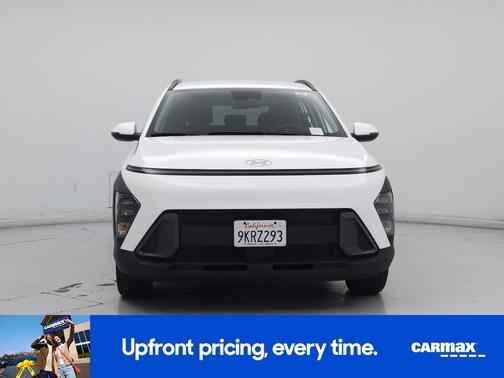 White 2024 Hyundai KONA SEL