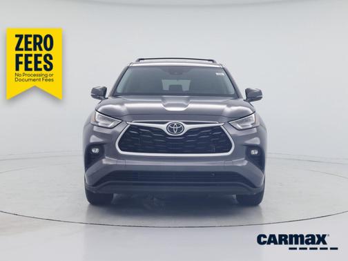 Gray 2023 Toyota Highlander LE