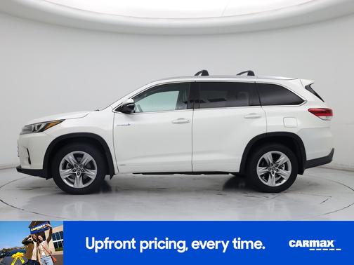 White 2017 Toyota Highlander Hybrid Limited