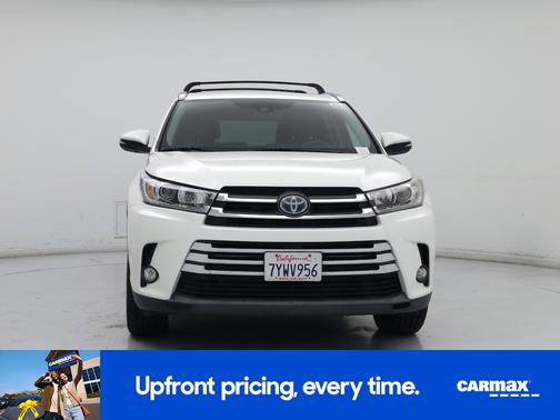 White 2017 Toyota Highlander Hybrid Limited
