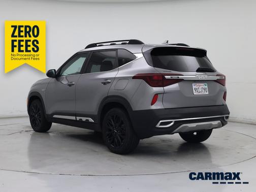 Gray 2022 Kia Seltos Nightfall