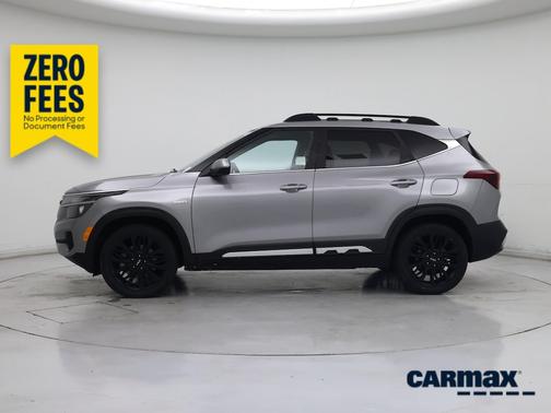 Gray 2022 Kia Seltos Nightfall