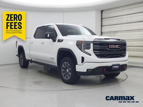 White 2024 GMC Sierra 1500 AT4