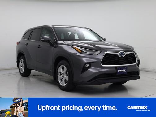 Gray 2022 Toyota Highlander Hybrid LE