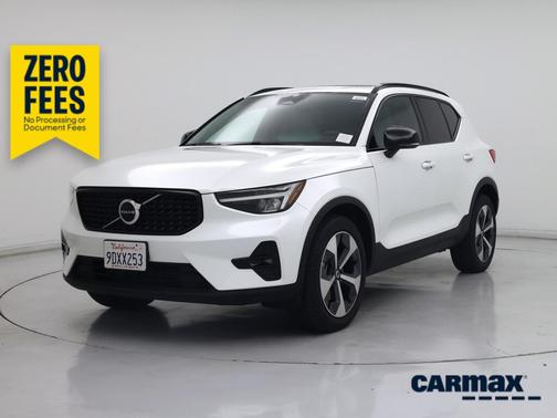 White 2023 Volvo XC40 B5 Plus Dark Theme
