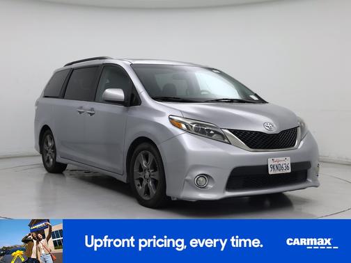 Silver 2015 Toyota Sienna SE Premium