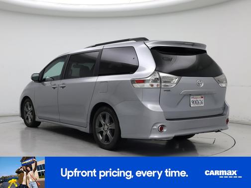 Silver 2015 Toyota Sienna SE Premium