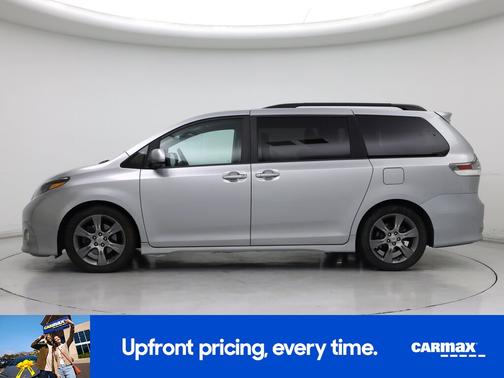 Silver 2015 Toyota Sienna SE Premium