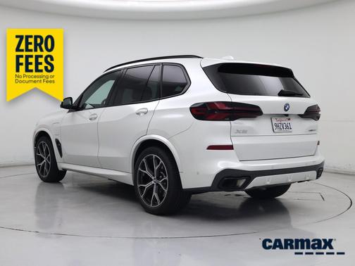 White 2024 BMW X5 PHEV xDrive50e