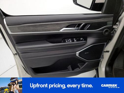 White 2022 Jeep Wagoneer Series II