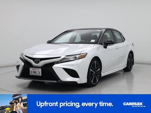 White 2018 Toyota Camry XSE