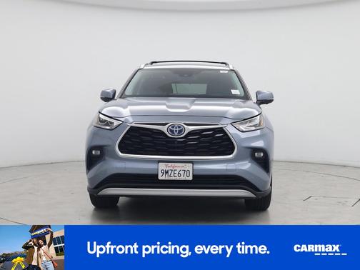 White 2023 Toyota Highlander Hybrid Platinum