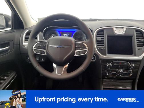 2022 Chrysler 300 Touring