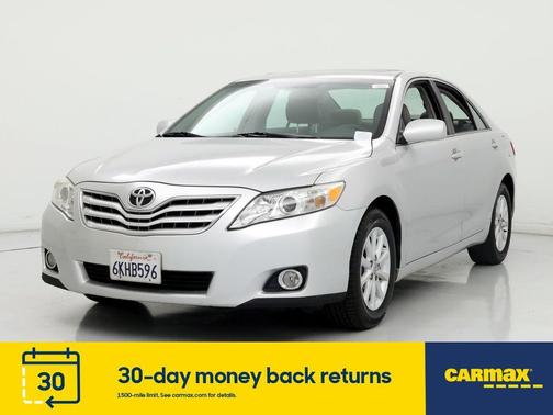 Photo 4 of 18 of 2011 Toyota Camry XLE