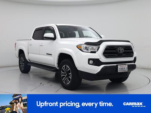 White 2018 Toyota Tacoma SR5
