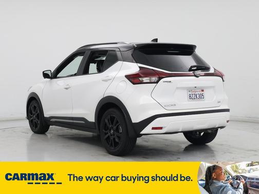 2022 Nissan Kicks SR