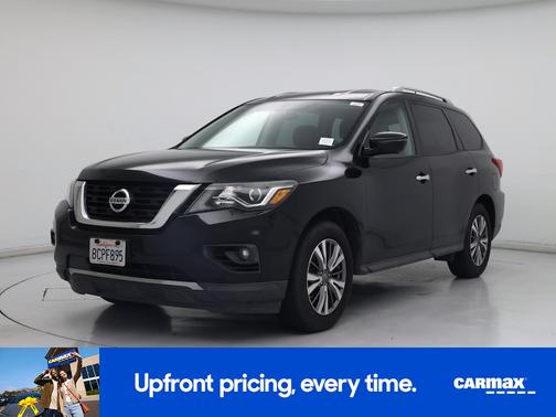 Black 2018 Nissan Pathfinder SL