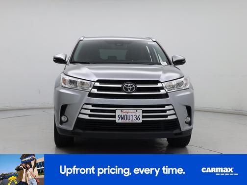 Silver 2018 Toyota Highlander XLE