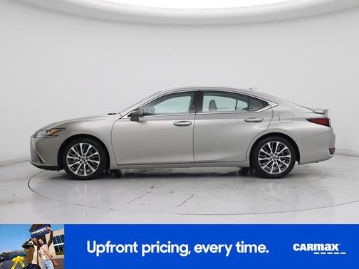 2019 Lexus ES 300h 