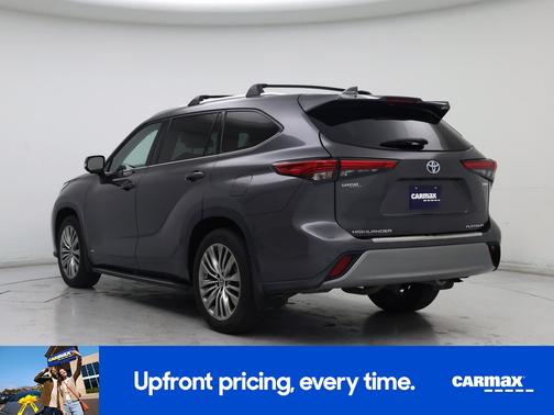 2023 Toyota Highlander Hybrid Platinum