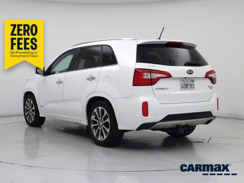 White 2014 Kia Sorento SX