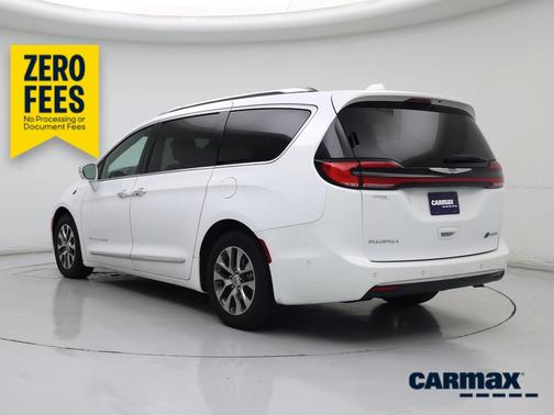White 2021 Chrysler Pacifica Hybrid Pinnacle