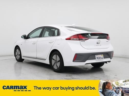 2020 Hyundai IONIQ Hybrid SE