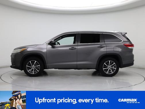 Gray 2018 Toyota Highlander XLE