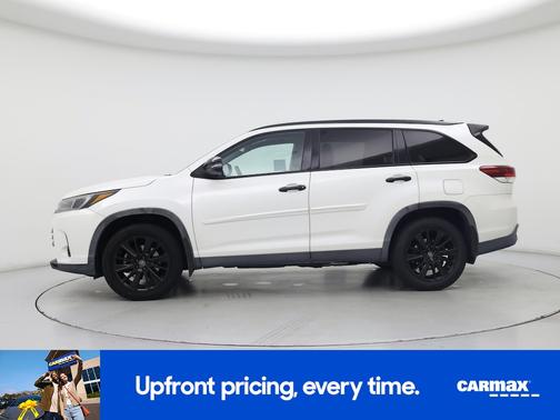 White 2019 Toyota Highlander SE