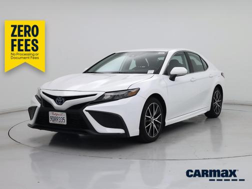 White 2023 Toyota Camry Hybrid SE