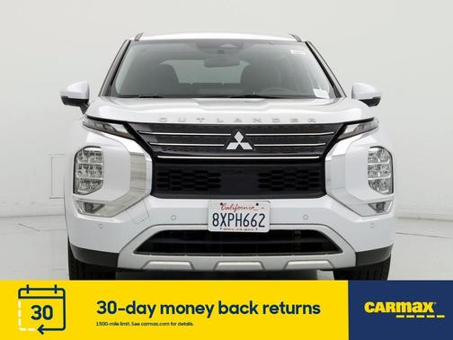 Photo 4 of 18 of 2022 Mitsubishi Outlander SE
