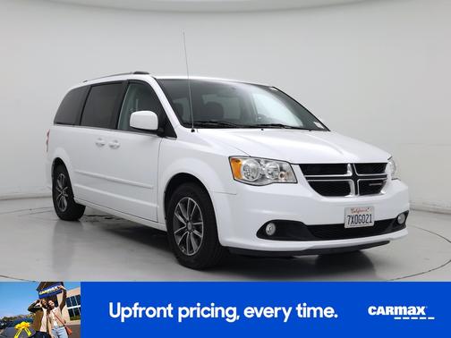 White 2017 Dodge Grand Caravan SXT