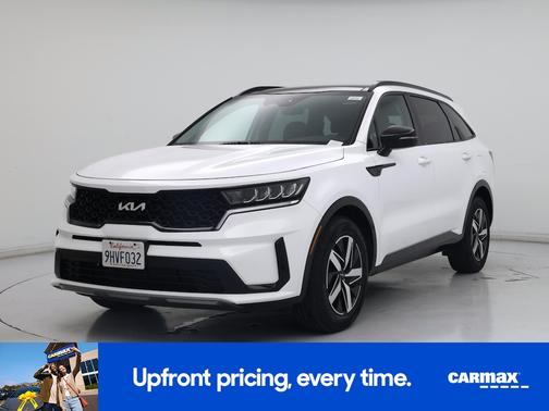 White 2023 Kia Sorento S