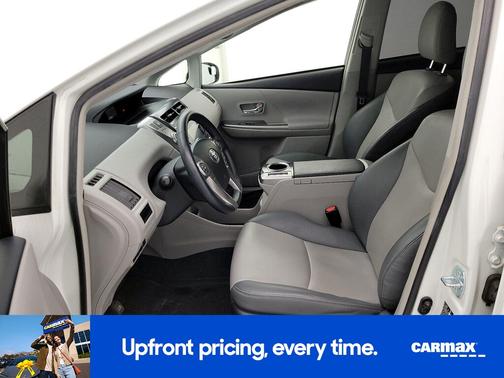 White 2017 Toyota Prius v Five