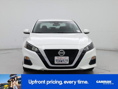White 2022 Nissan Altima S