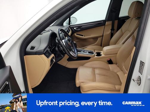 White 2018 Porsche Macan Sport Edition